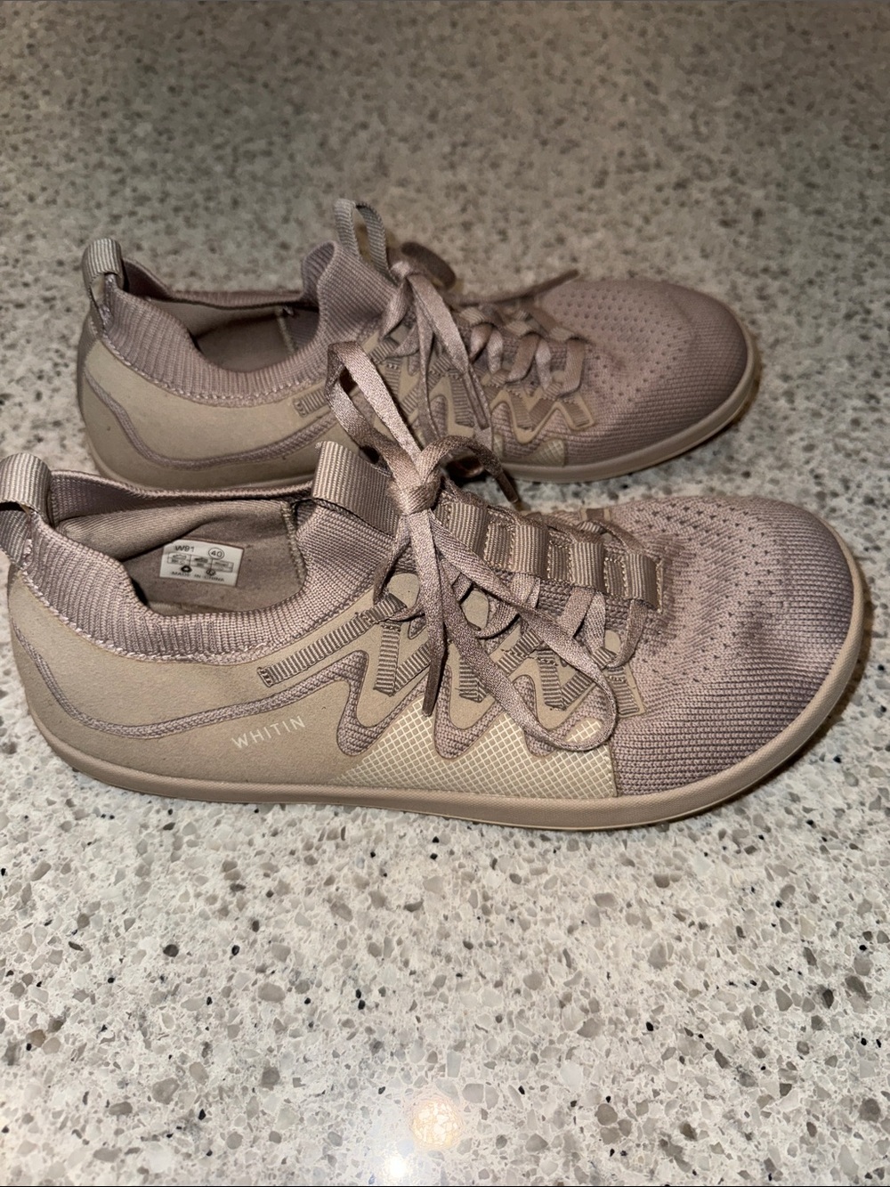 Within shoes - Picture 2 of 6